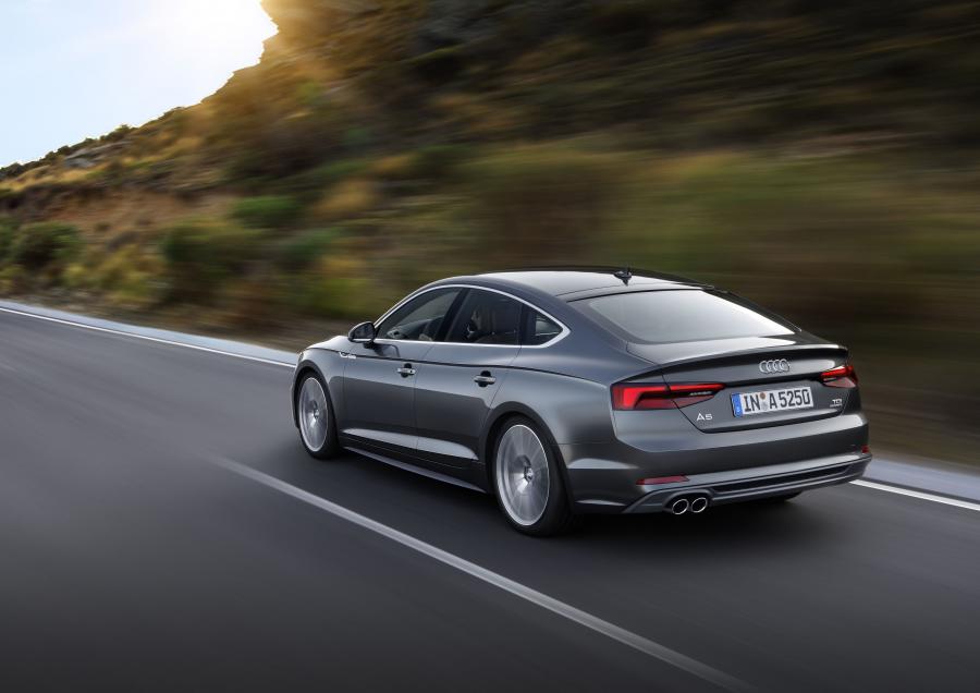  Audi A5 Sportback 2.0 TDI Quattro S-Line 2016 года  (WW) (фото 12 из 35)